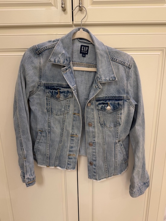 GAP Jackets & Blazers - Gap Light Indigo Distressed Hem Jean Jacket Size S